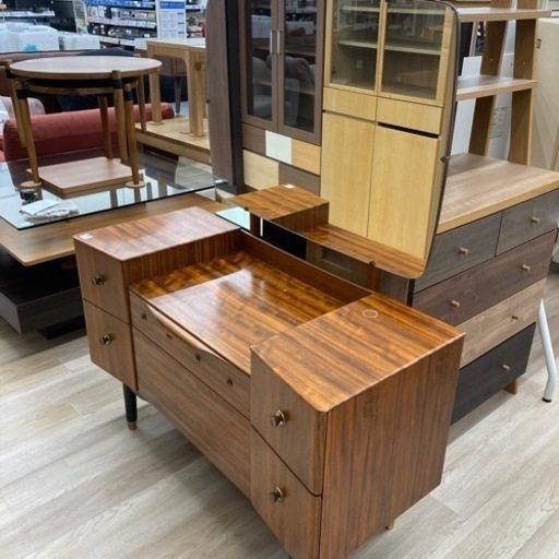 C.W.S.LTD CABINET FACTORY　ドレッサーのご紹介