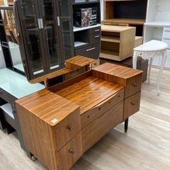 C.W.S.LTD CABINET FACTORY　ドレッサーのご紹介