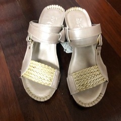 未使用タグ付きサンダル