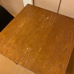 【無料】正方形テーブルの画像