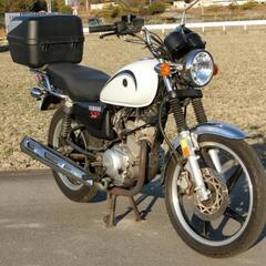 ヤマハ YB125SP ホワイト 1万8000キロ