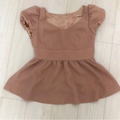 dazzlin 半袖ペプラム　ピンクベージュの画像