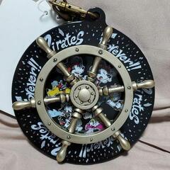 【タグ付き新品】ディズニーパイレーツサマー2018パスケースの画像