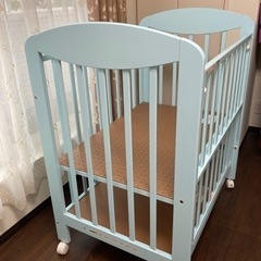 カトージ　ミニ　ベビーベッドの画像