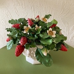 苺のパンフラワー★インテリア★飾り物★置物★ハンドメイドの画像