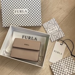 フルラの三つ折り財布