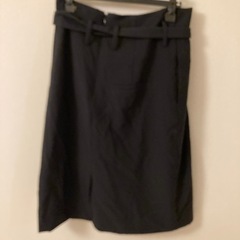 【アーバンリサーチ】紺のスカートの画像