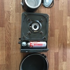 ガスコンロと鍋、小型フライヤー