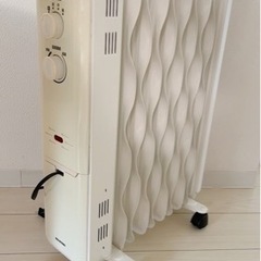 アイリスオーヤマ　ウェーブ型オイルヒーター　IWH-1210K-W 