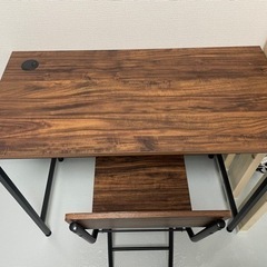 【決まりました】机と椅子のセットの画像