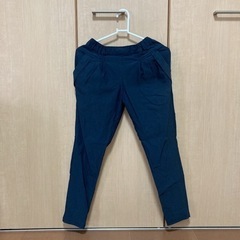 スキニーパンツ　紺色　Mサイズの画像