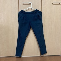 スキニーパンツ　紺色　Mサイズ