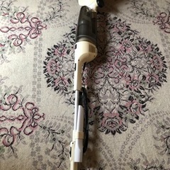 サイクロン　スティック型クリーナー　掃除機