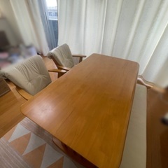 ダイニングセット(テーブル、回転式チェア×2、ベンチ)