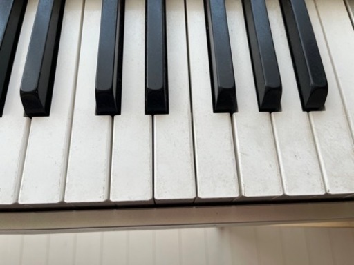 電子ピアノ　イス付き