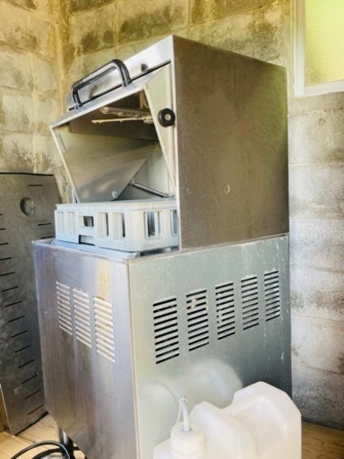 業務用食器洗い機　大和冷機　動力　中古品（型番違いがヤフオクで20万円で出ていまーす）