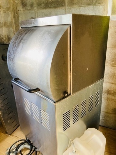 業務用食器洗い機　大和冷機　動力　中古品（型番違いがヤフオクで20万円で出ていまーす）