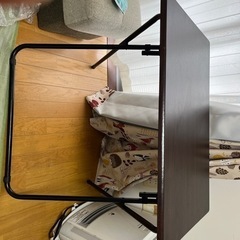 折りたたみデスクの画像