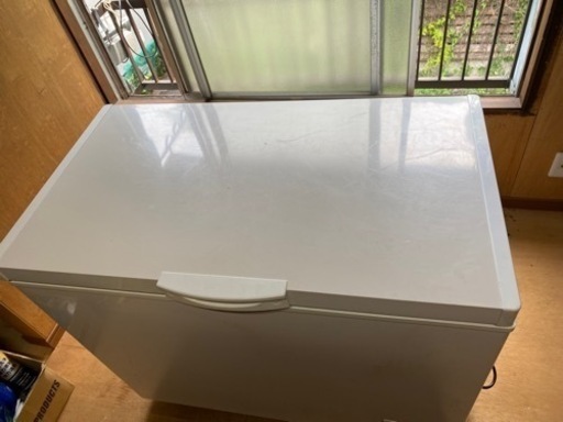 ストッカー冷凍庫　ほぼ新品240L