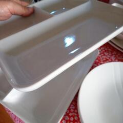 白いプレート　二枚セットの画像