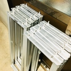 パックス製　集合写真撮影用ひな段　3段目枠　8個セットの画像