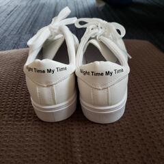 スニーカー　22cmの画像