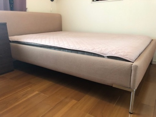 ダブルベッド　マット付き