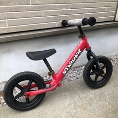 ストライダー　正規品　赤