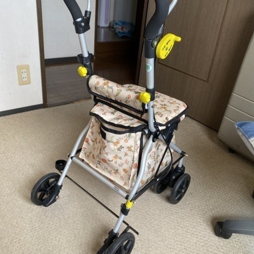 介護　シルバーカー　ウォーキングカート　手押し車