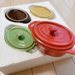 カラフルなココット　４個セット