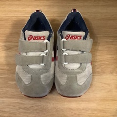 ⬜︎35. アシックス　スクスク　17cm