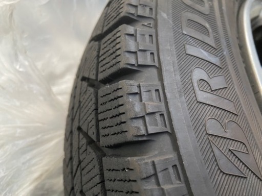 スタッドレスタイヤ