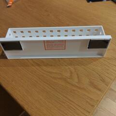 中古品　マグネット付小物入れの画像
