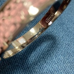 【美品‼︎】通年活躍‼︎ COACH バングル　ピンクの画像