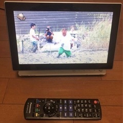 稼働品パナソニック　DMP-HV200 ポータブル地上デジタルテレビ 10.1インチ 地デジ 2012年製 Viera LCD基盤新品リモコン付き　Wi-Fiモデルの画像