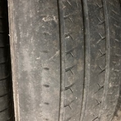 中古タイヤ　の画像