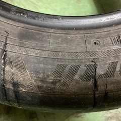 中古タイヤ　の画像