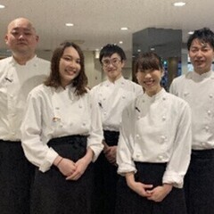 ＜正社員：栄養士・調理師資格必須＞土日祝休み官公庁での調理・店舗...