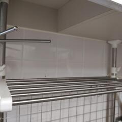 キッチン　つっぱり壁面収納　お引渡しは8月中希望の画像