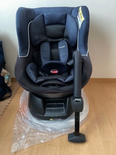 【受け渡し相談中】コンビ　チャイルドシート　回転式　0歳児〜