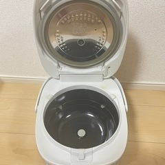 炊飯器の画像