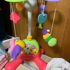 ベビーベッド＋やすらぎメリーの画像