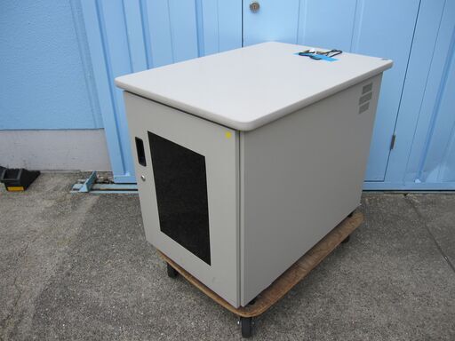 サーバーラック　鍵無し　600ｘ850ｘ700