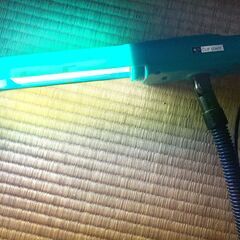 クリップオンタイプでフレキシブルな小型電気スタンド ツインバード製