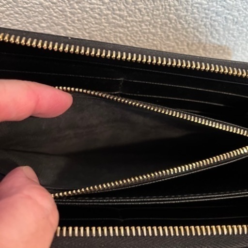 プラダ財布　