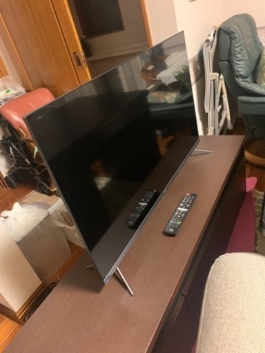 TLC 2021年式薄型テレビ　テレビ台付き