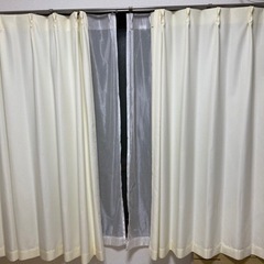 カーテン　薄黄色　ライトベージュ？
