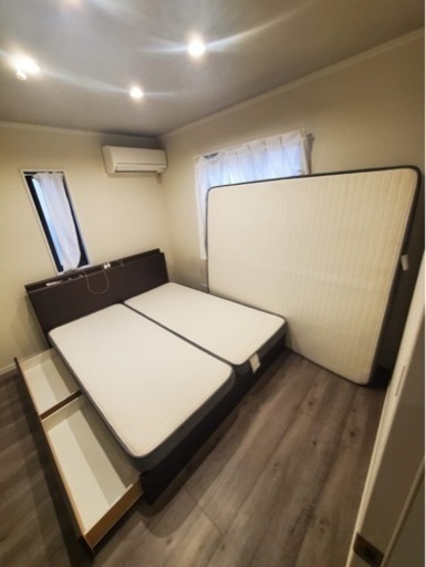 クイーンサイズマットレス付き　  値下げしました