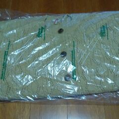 レトロなカーディガン　編み込みベージュ系