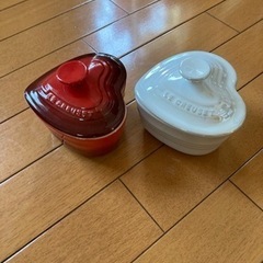 LE CREUSET   赤　白　ほとんど使ってません